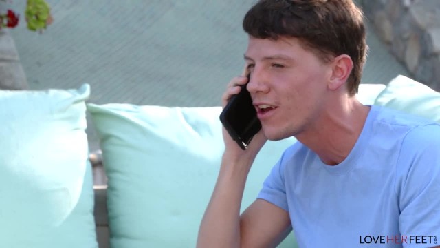 Молодые трахаются на свежем воздухе - #1