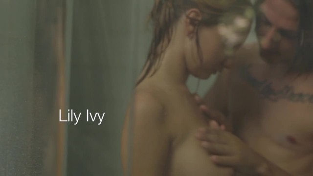 Небритая киска с членом внутри - #1